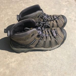 KEEN mens boots